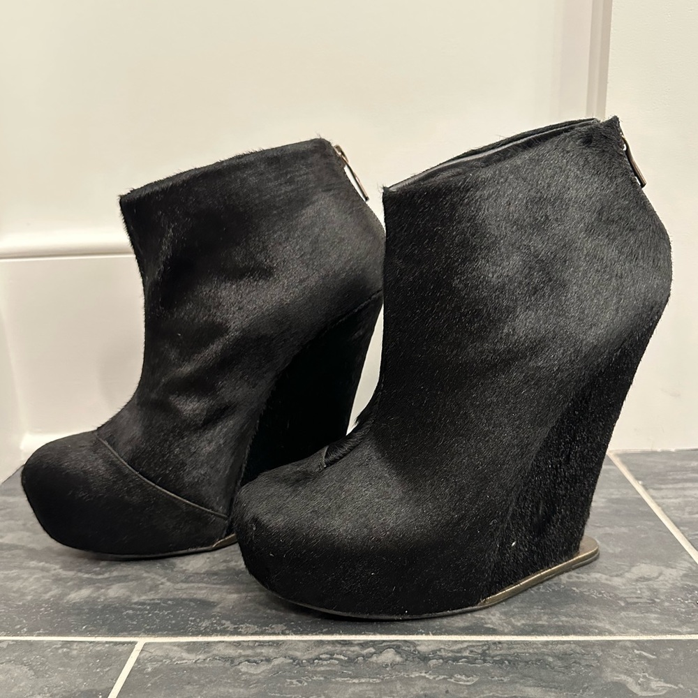 BCBG Max Azria "Mendel" Black Pony Hair Platform Wedge Bootie Women's size 9.5